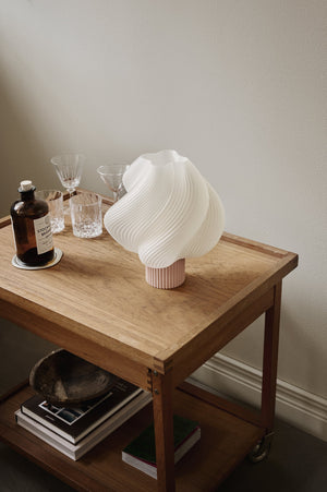 Lampe Soft Serve Regular Wild Strawberry Crème Atelier
