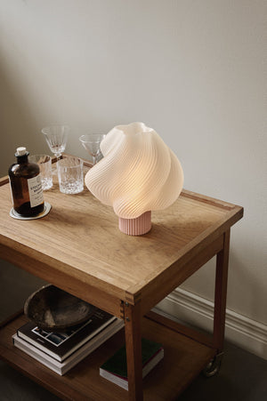 Lampe Soft Serve Regular Wild Strawberry Crème Atelier