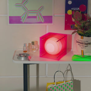 Petite lampe carrée 'Lớp' Pink electrik