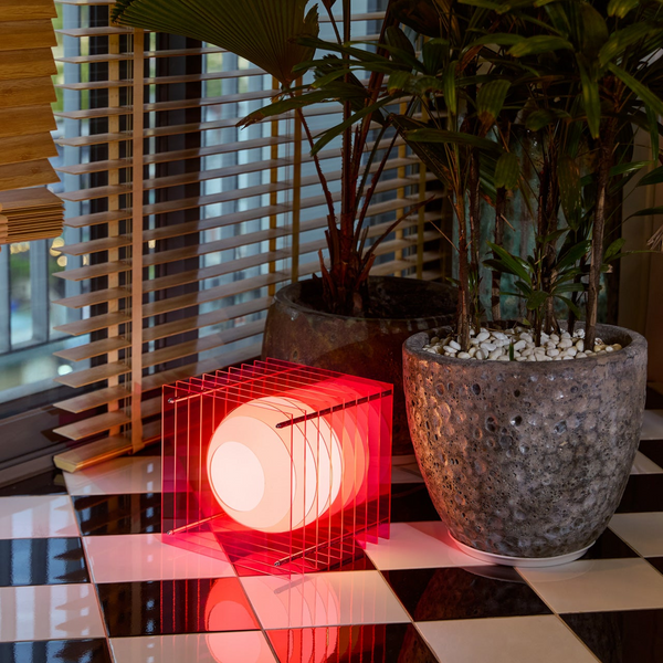 Grande lampe carrée 'Lop' Pink electrik | BANG