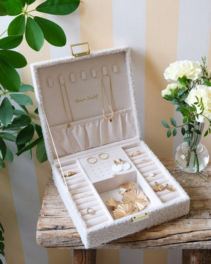 Boîte à bijoux 'Anne' en moumoute Blanc | MAISON SCARLETT