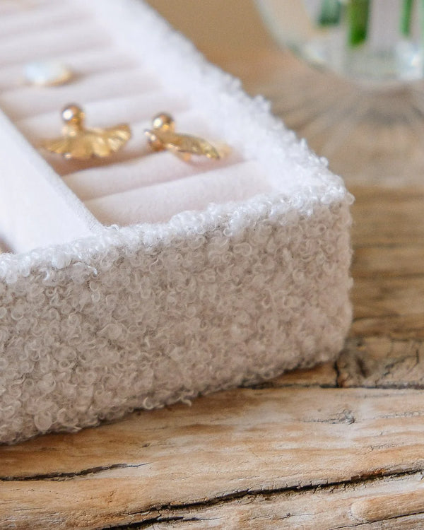 Boîte à bijoux 'Anne' en moumoute Blanc | MAISON SCARLETT