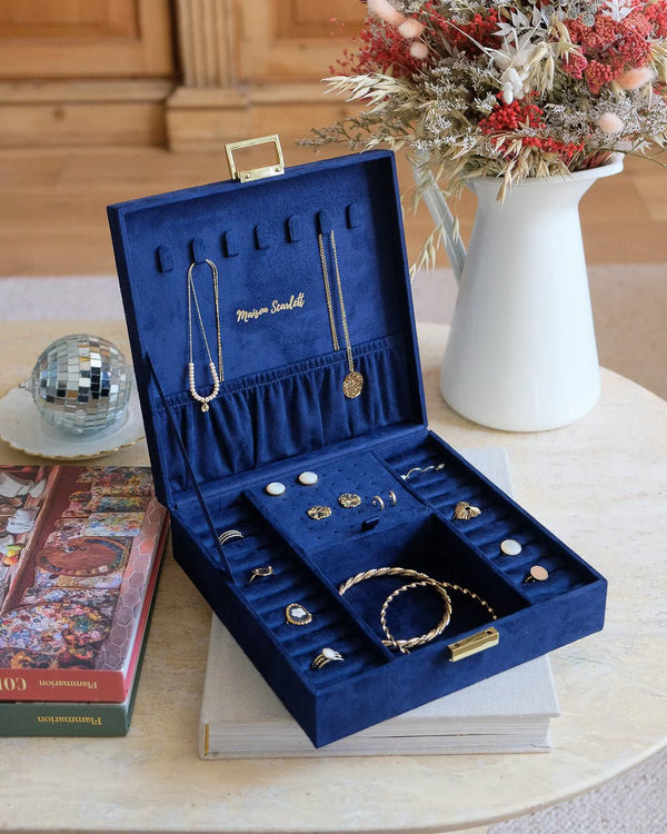 Boîte à bijoux 'Anne' en velours Bleu marine | MAISON SCARLETT
