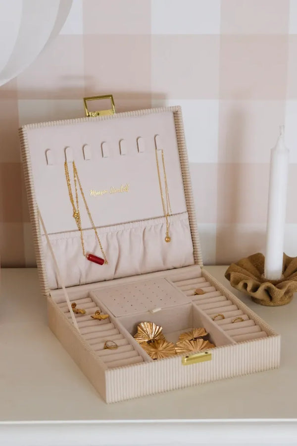 Boîte à bijoux 'Anne' en velours côtelé Beige | MAISON SCARLETT