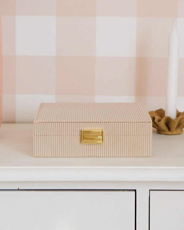 Boîte à bijoux 'Anne' en velours côtelé Beige | MAISON SCARLETT