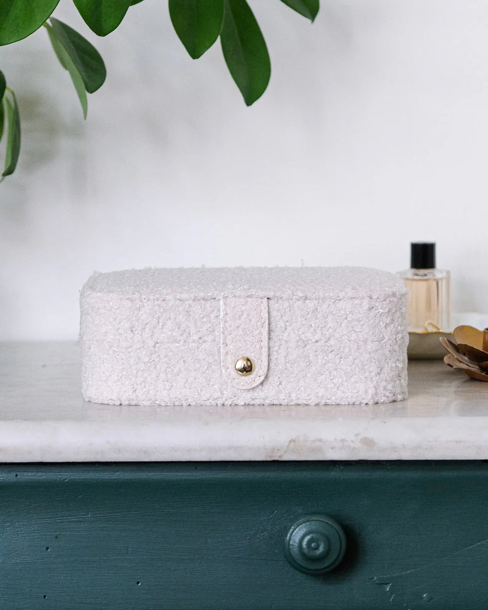 Boîte à bijoux de voyage 'Brigitte' en moumoute Blanc | MAISON SCARLETT