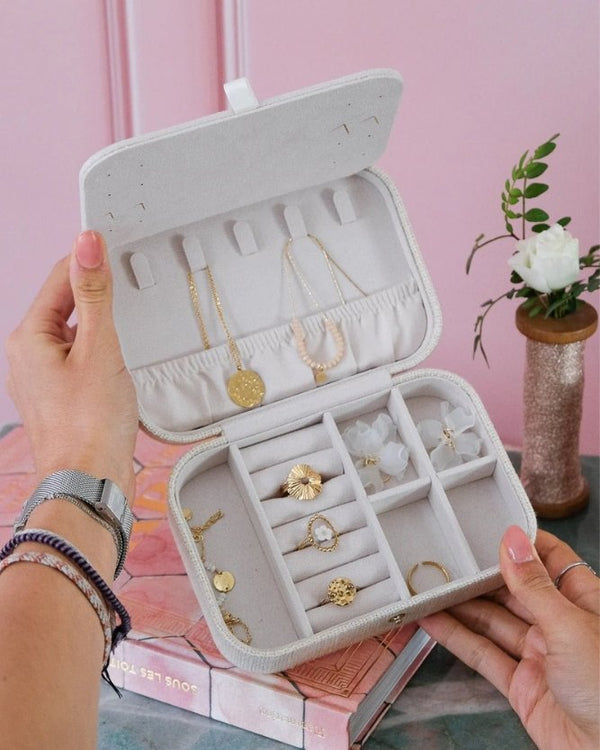 Boîte à bijoux de voyage 'Brigitte' effet lin Beige | MAISON SCARLETT