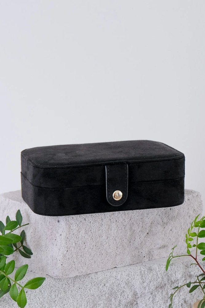 Boîte à bijoux de voyage 'Brigitte' en velours Noir | MAISON SCARLETT