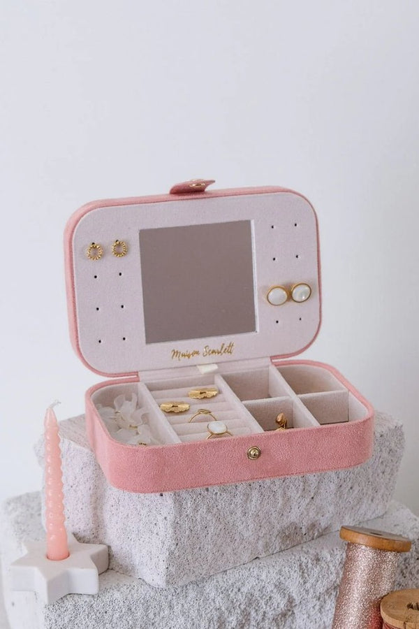 Boîte à bijoux de voyage 'Brigitte' en velours Rose | MAISON SCARLETT