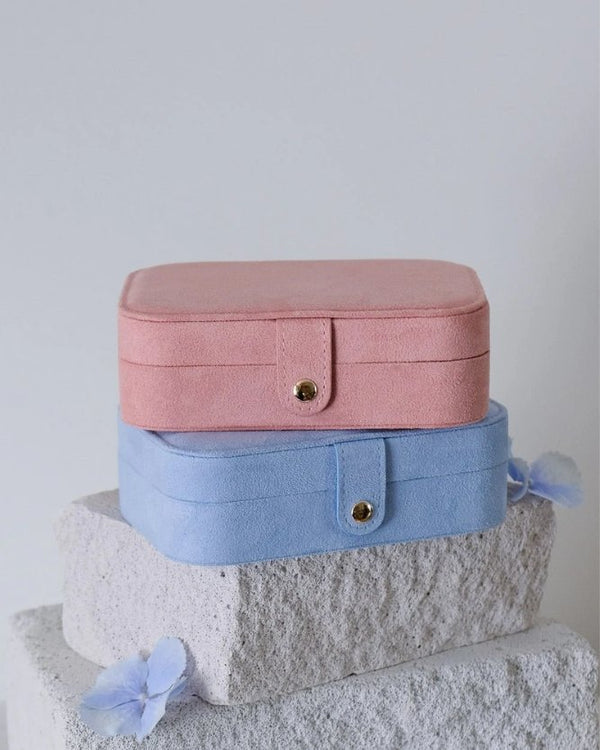 Boîte à bijoux de voyage 'Brigitte' en velours Rose | MAISON SCARLETT