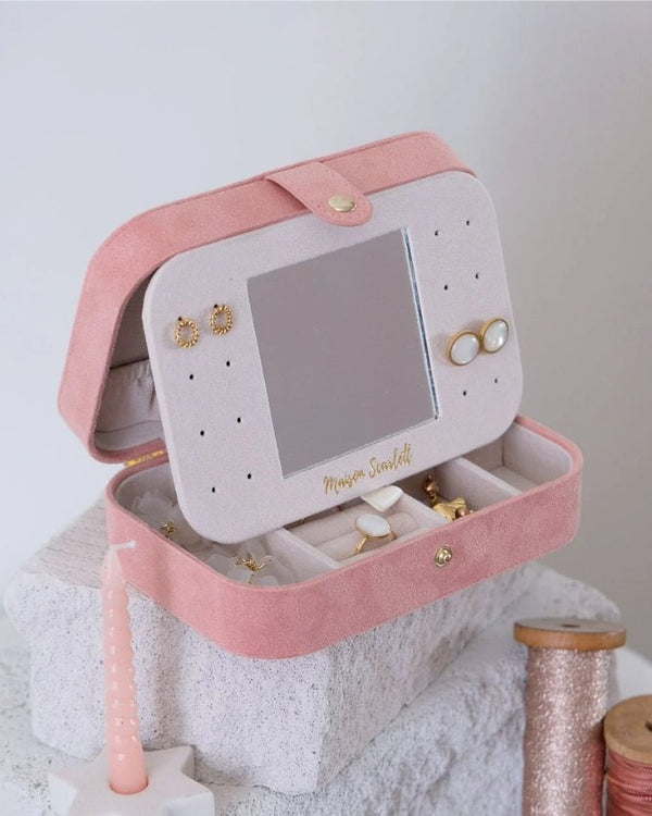 Boîte à bijoux de voyage 'Brigitte' en velours Rose | MAISON SCARLETT