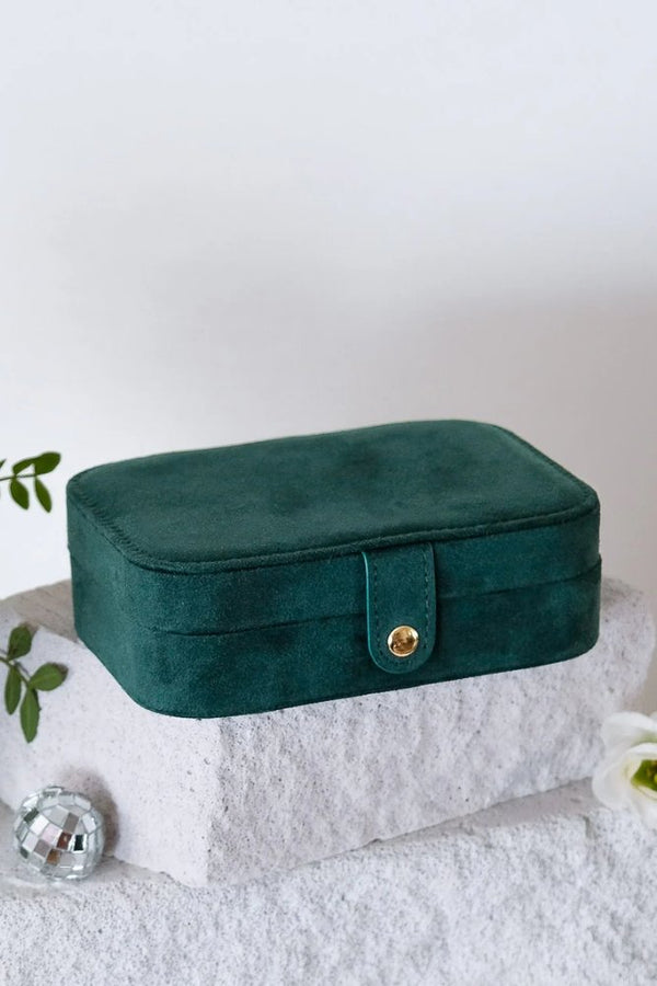 Boîte à bijoux de voyage 'Brigitte' en velours Vert | MAISON SCARLETT