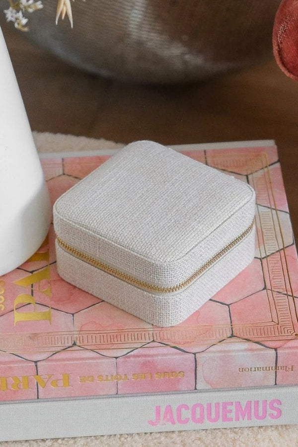Boîte à bijoux de voyage 'Corinne' effet lin Beige | MAISON SCARLETT