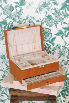 Boîte à bijoux 'Denise' en velours côtelé Camel | MAISON SCARLETT