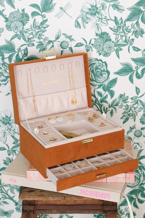 Boîte à bijoux 'Denise' en velours côtelé Camel | MAISON SCARLETT