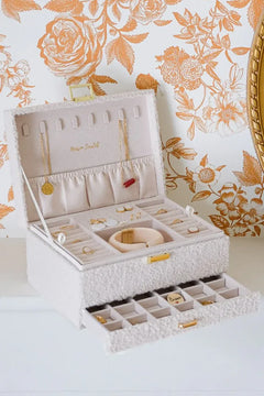 Boîte à bijoux 'Denise' en moumoute Blanc | MAISON SCARLETT