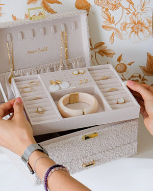 Boîte à bijoux 'Denise' en moumoute Blanc | MAISON SCARLETT