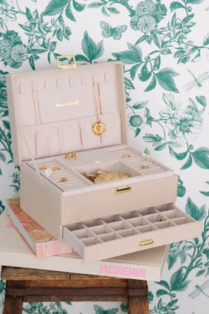 Boîte à bijoux 'Denise' en velours côtelé Beige | MAISON SCARLETT