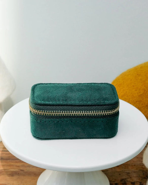Mini boîte à bijoux de voyage 'Marie' en velours Vert | MAISON SCARLETT