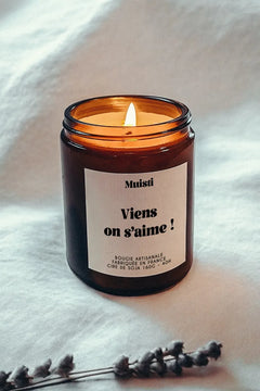 Bougie parfumée 'Viens on s'aime' Bois précieux | MUISTI