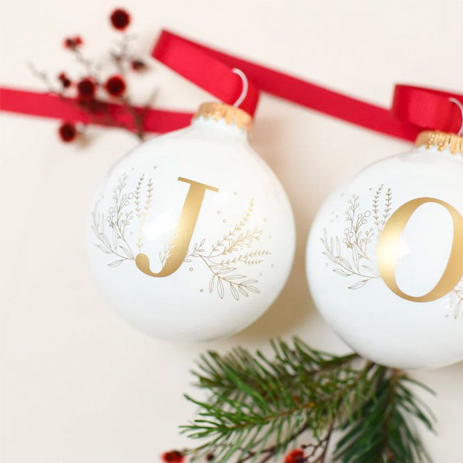 Boule de Noël 'Alphabet' par Sophie Rivière | BAUBELS