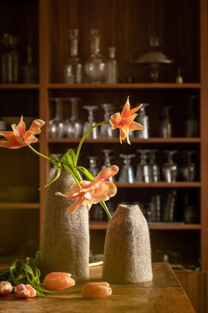 Cache-vase cloche M uni en laine feutrée | MUSKHANE