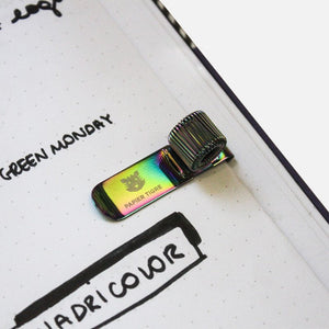 Clip porte-stylo iridescent | PAPIER TIGRE
