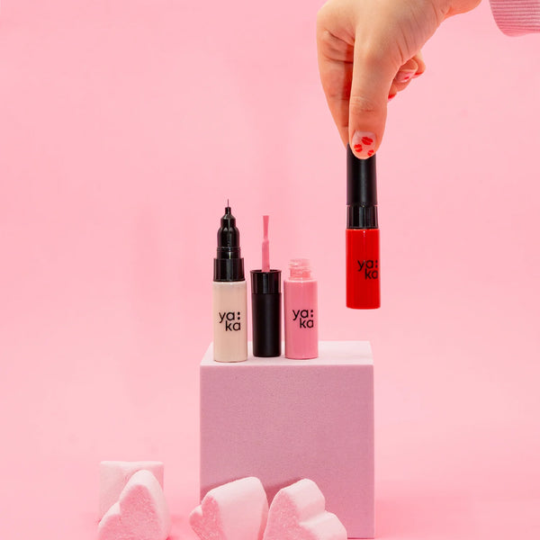 Coffret vernis à ongles nail art 2en1 ‘Kiss Kiss’ | YAKA