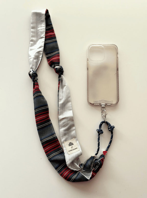 Cordon de téléphone Tartan rouge | MARIE STAREK X MA PRUNE CELESTE X MOUFLETTE