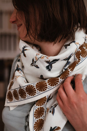 Foulard Latika 'Cerisier' Fleur de vanille | APACHES COLLECTIONS