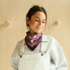 Petit foulard en soie Manika 'Poppy' Raisin | APACHES COLLECTIONS