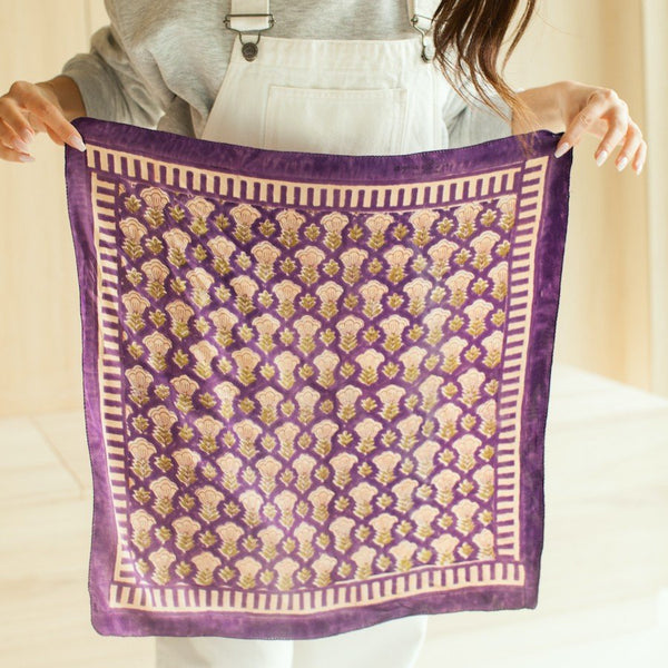 Petit foulard en soie Manika 'Poppy' Raisin | APACHES COLLECTIONS