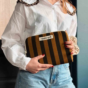 Housse d'iPad 'Anouk' Rayures Cumin / Noir | ROSE IN APRIL