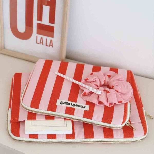 Housse d'ordinateur 'Octave' 13-14" Rayures Candy pink / Rouge | ROSE IN APRIL