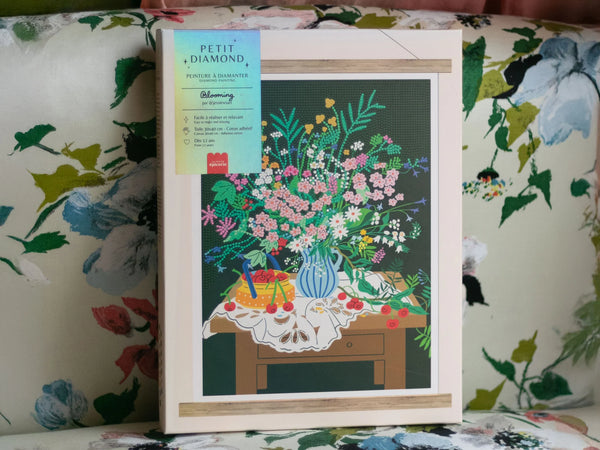 Kit de Diamond Painting 'Blooming' par Jessie Wong | LA PETITE ÉPICERIE