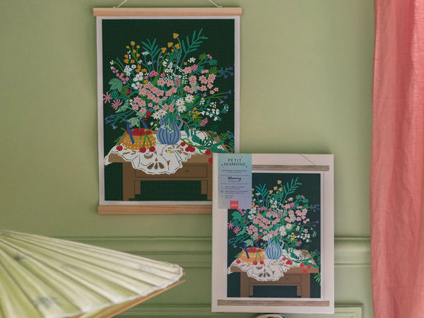 Kit de Diamond Painting 'Blooming' par Jessie Wong | LA PETITE ÉPICERIE
