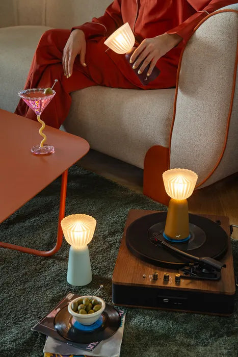 Lampe 'SWIING' Cerise noire | FERMOB