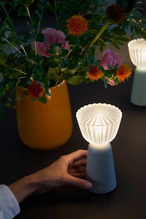Lampe 'SWIING' Gris argile | FERMOB
