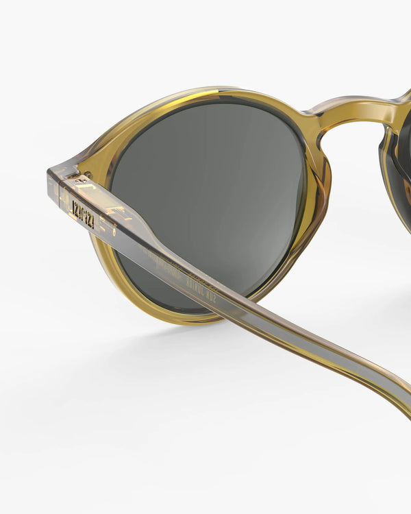 Lunettes de soleil enfant ‘#d’ Golden Green 7-11 ans | IZIPIZI