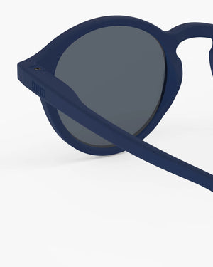 Lunettes de soleil enfant ‘#d’ Navy Blue 5-7 ans | IZIPIZI