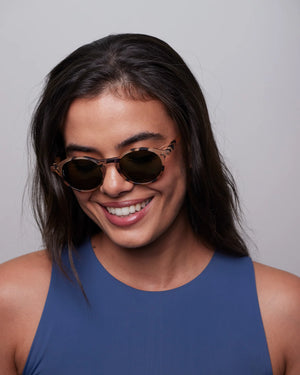 Lunettes de soleil adultes ‘#D’ Light Tortoise | IZIPIZI