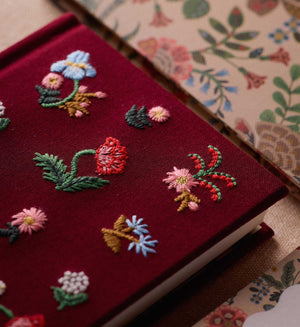 Mini carnet brodé 'Gracie' | RIFLE PAPER CO