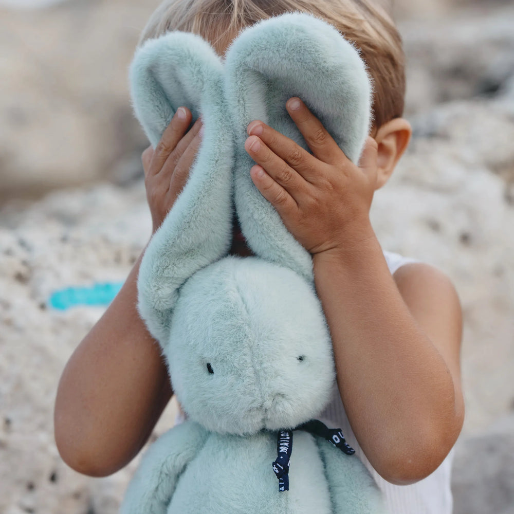 Peluche Lapin 'Méloé' Vert sauge | MAÏLOU TRADITION