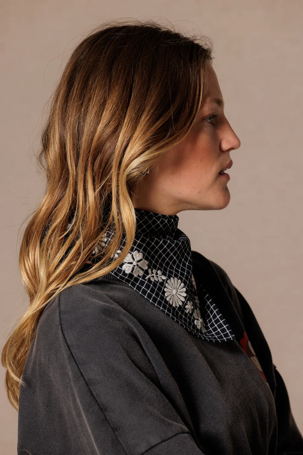 Petit foulard ‘Fayara’ Khadi Coal | APACHES COLLECTIONS