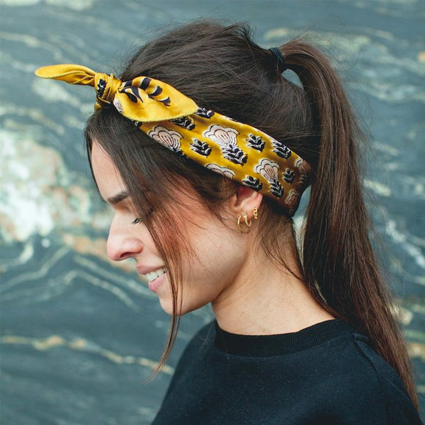 Petit foulard en soie Manika 'Poppy' Gold | APACHES COLLECTIONS