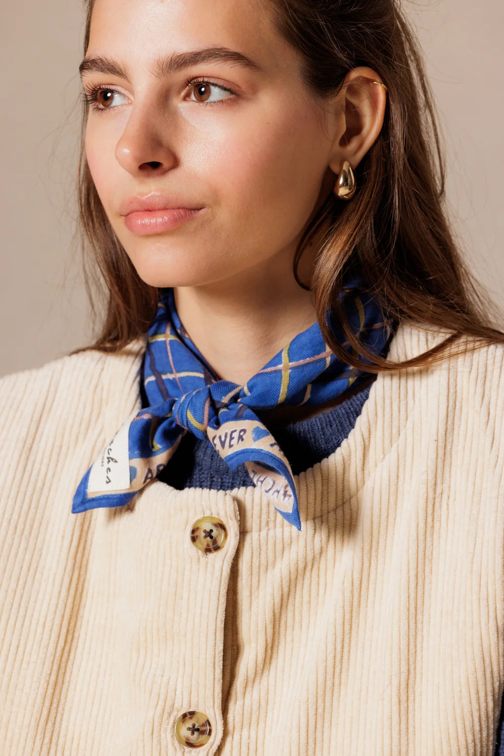 Petit foulard ‘Manika’ Cahier Saphir | APACHES COLLECTIONS