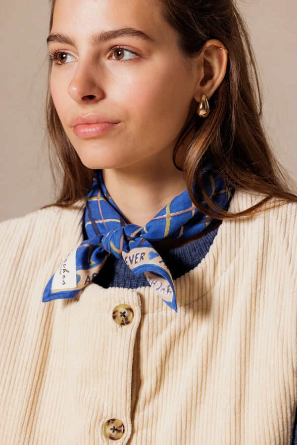 Petit foulard ‘Manika’ Cahier Saphir | APACHES COLLECTIONS