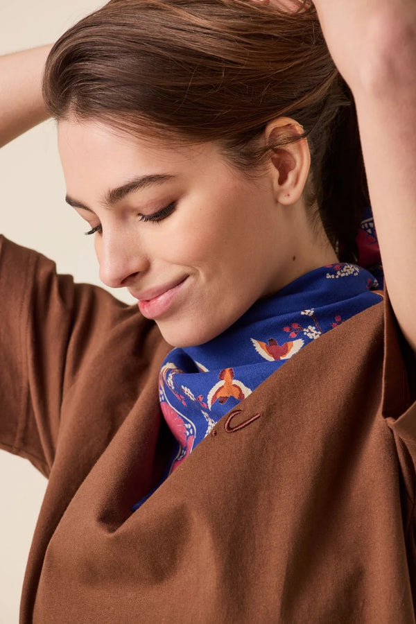 Petit foulard ‘Manika’ Cerisier Bleu royal | APACHES COLLECTIONS