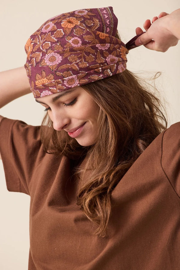 Petit foulard ‘Manika’ Coeur Truffe | APACHES COLLECTIONS