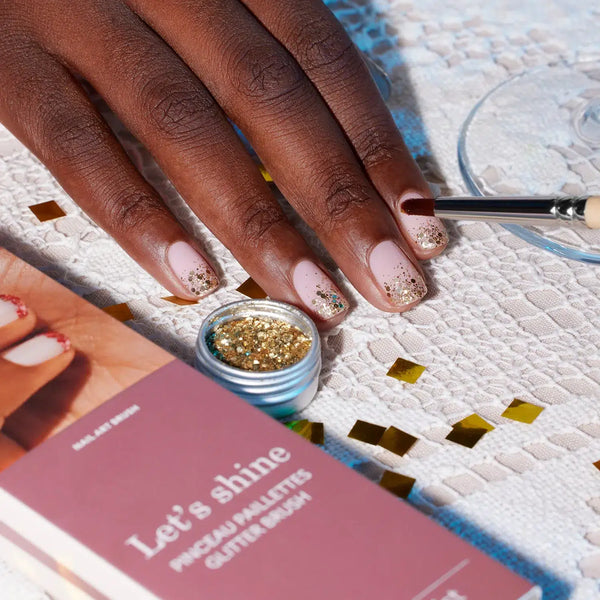 Pinceau paillettes nail art | MANUCURIST